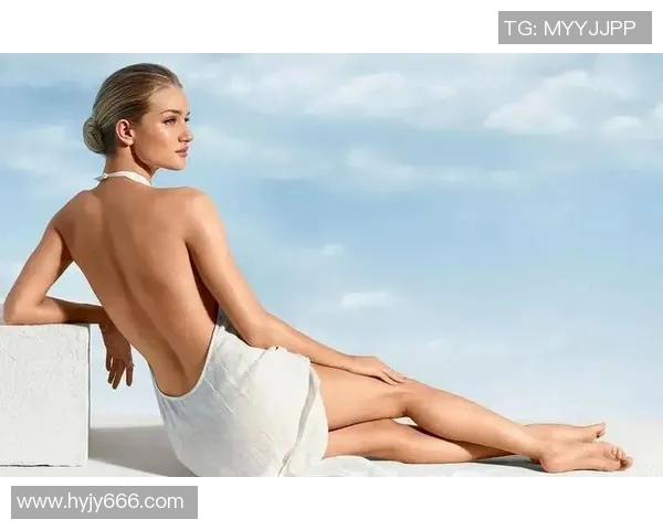 维密超模与足球明星的浪漫爱情故事揭示了运动与时尚的完美结合